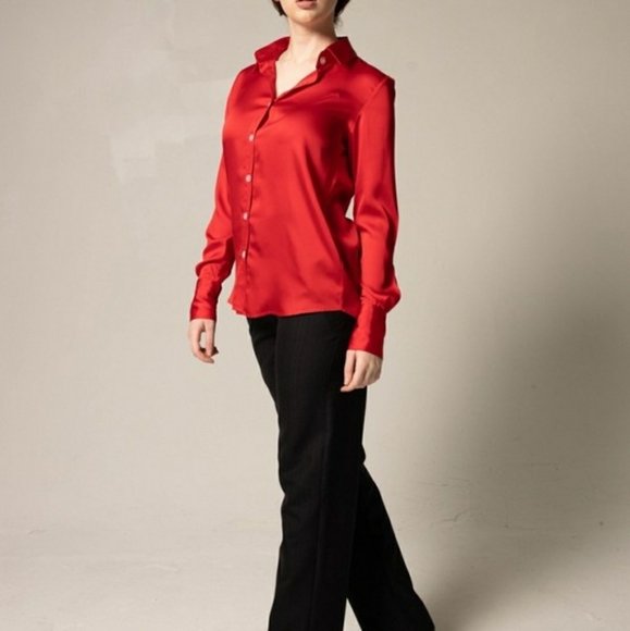 Power Women-Silk Shirt in Red - Picture 5 of 5